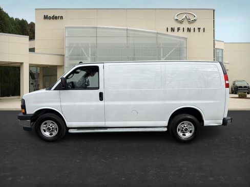 Used 2024 GMC Savana 2500 w/ Driver Convenience Package image 7