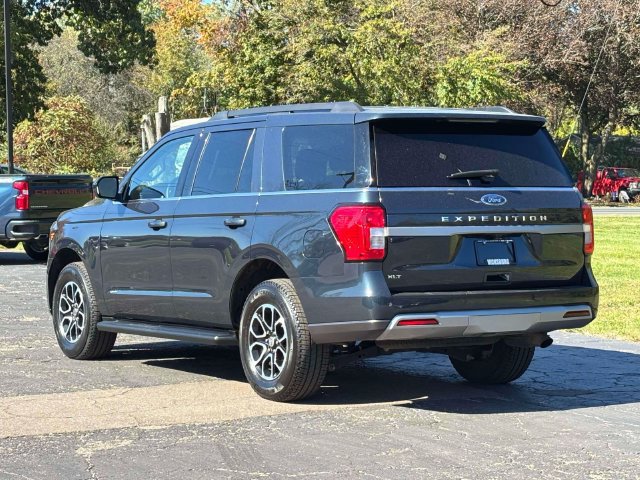 Used 2024 Ford Expedition XLT AWD/4WD image 2
