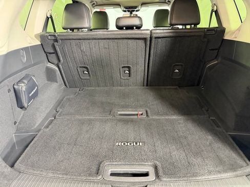 Used 2024 Nissan Rogue SL w/ SL Premium Package image 29