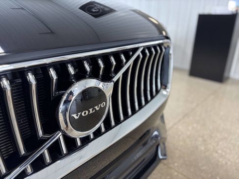 Used 2020 Volvo XC90 T5 Momentum image 34