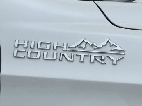 Used 2023 Chevrolet Tahoe High Country w/ Advanced Technology Package AWD/4WD image 13