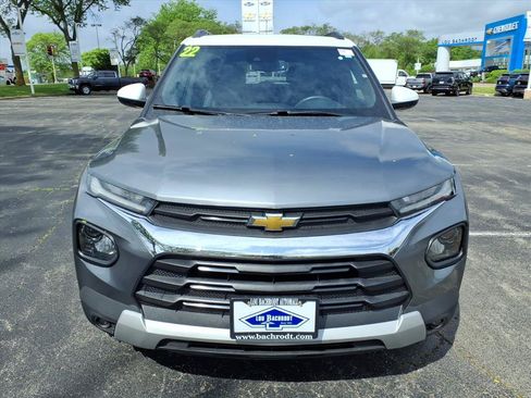 Used 2022 Chevrolet TrailBlazer ACTIV w/ Sun and Liftgate Package FWD image 2