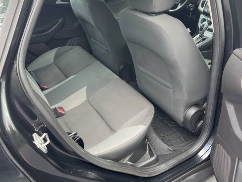 Used 2014 Ford Focus SE FWD image 16