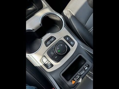Used 2024 GMC Terrain Denali AWD/4WD image 14