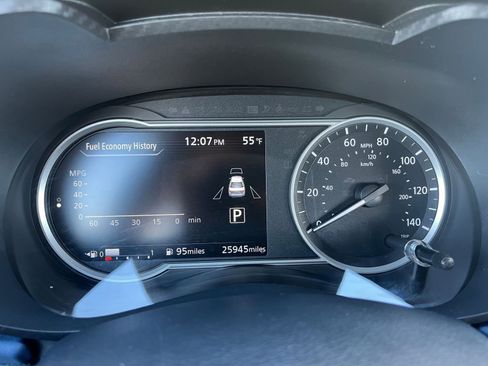 Used 2025 Nissan Versa SV image 36