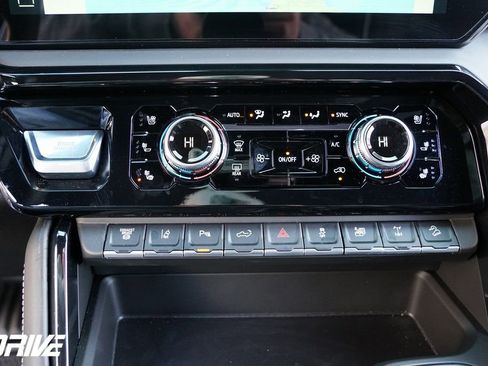 Used 2026 GMC Sierra 2500 AT4X image 30