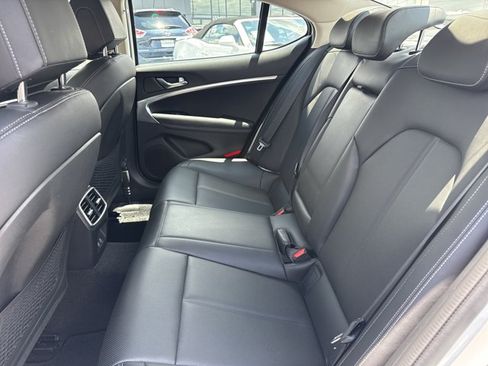 Used 2025 Genesis G70 2.5T RWD image 6