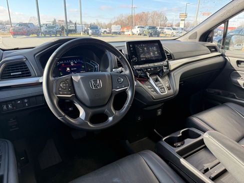 Used 2024 Honda Odyssey Sport image 4