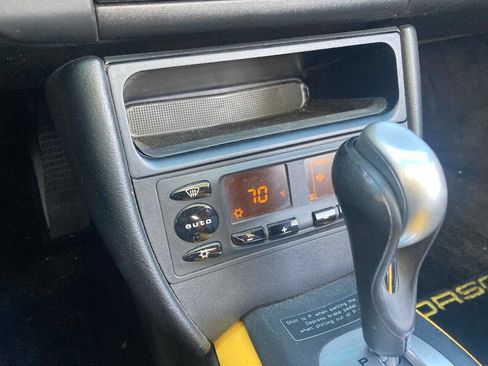 Used 2001 Porsche 911 Carrera image 18