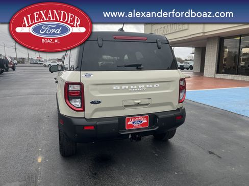 Used 2025 Ford Bronco Sport Badlands image 6