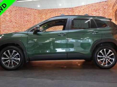 Used 2023 Toyota Corolla Cross XLE w/ Convenience Package image 4