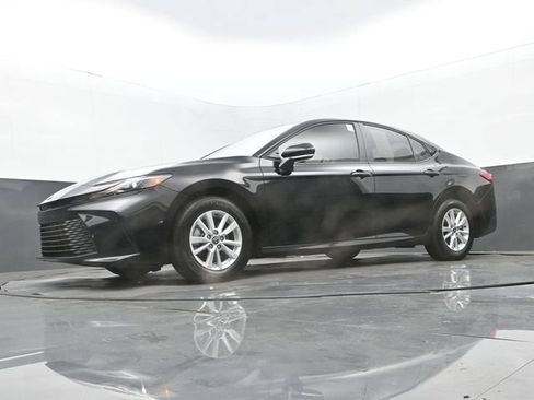 Used 2026 Toyota Camry LE FWD image 26