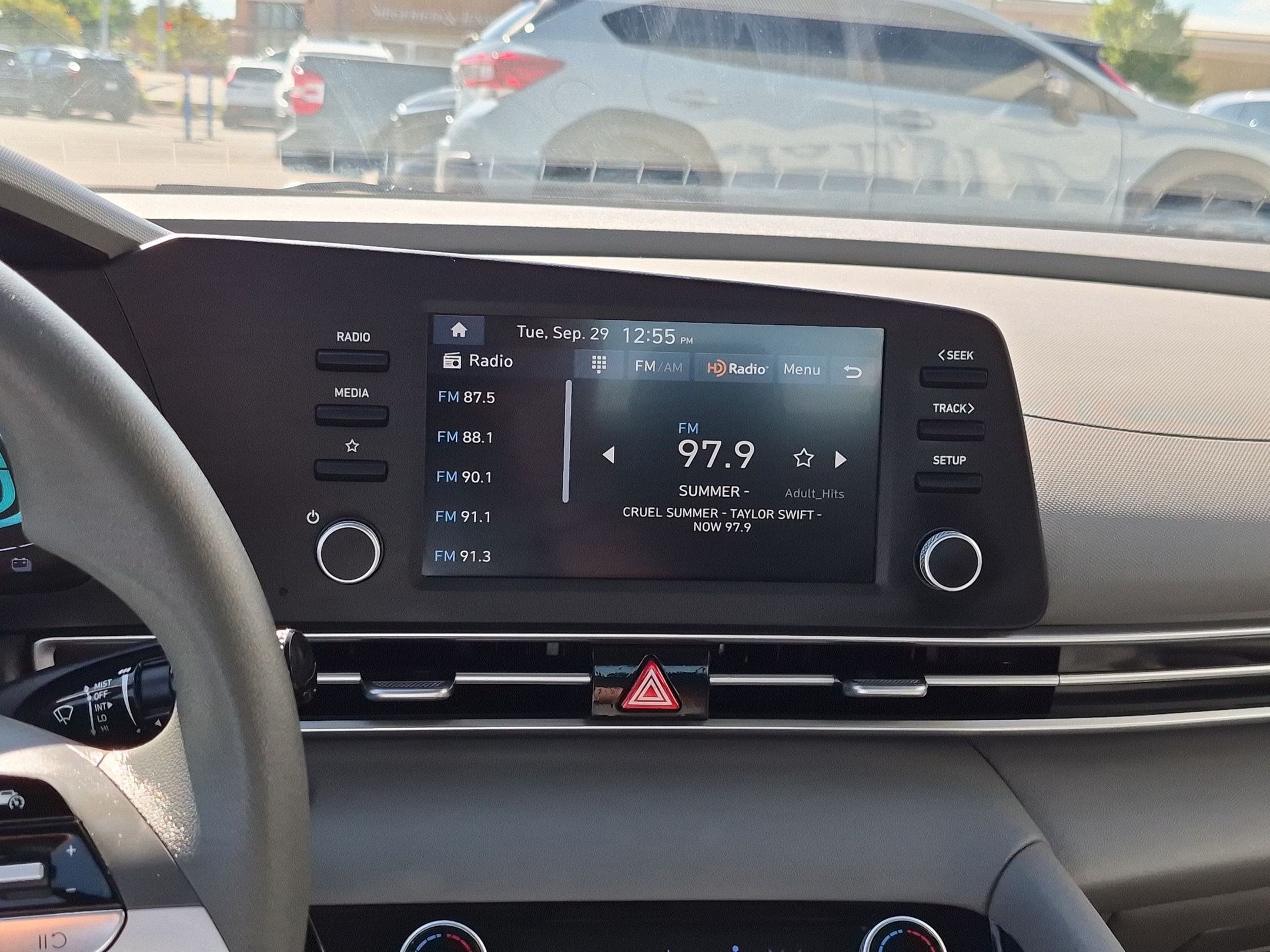 Used 2026 Hyundai Elantra Hybrid FWD image 25