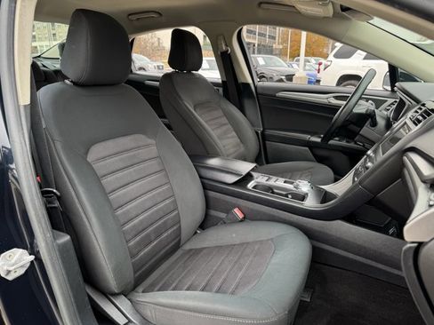 Used 2020 Ford Fusion SE image 31