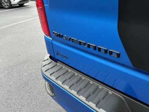 Used 2023 Chevrolet Silverado 1500 Custom w/ Rally Edition AWD/4WD image 10