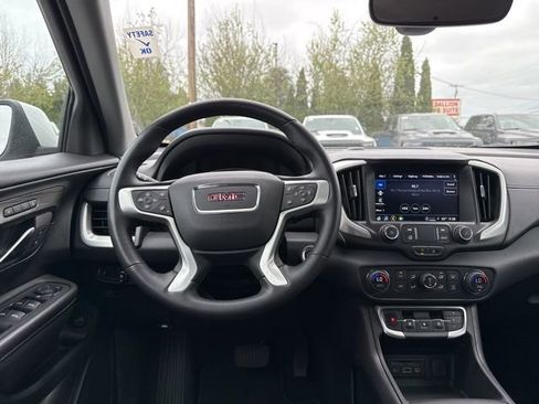 Used 2024 GMC Terrain SLT AWD/4WD image 20