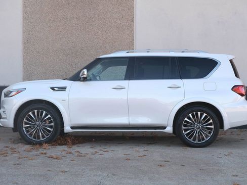 Used 2018 INFINITI QX80 4WD w/ Deluxe Technology Package image 6
