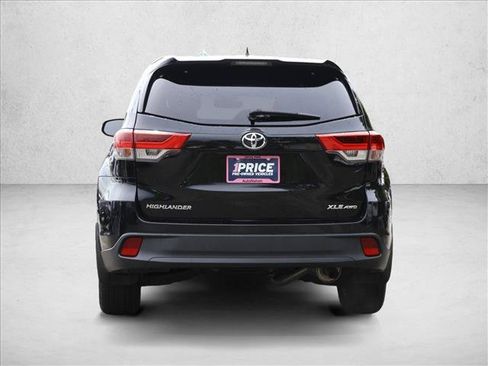 Used 2018 Toyota Highlander XLE AWD/4WD image 6