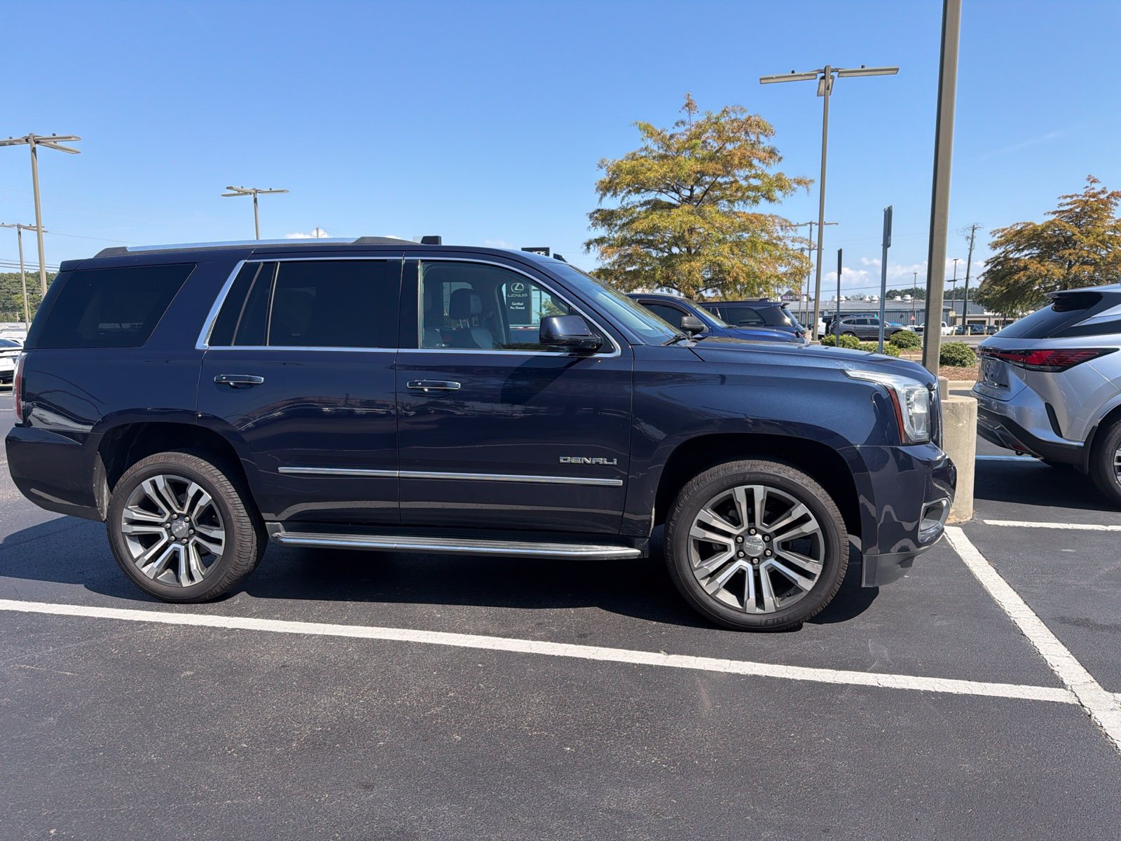 Used 2018 GMC Yukon Denali w/ Enhanced Security Package RWD image 5