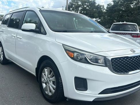 Used 2016 Kia Sedona LX w/ LX Convenience Package FWD image 4