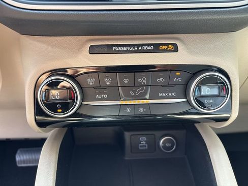 Used 2021 Ford Escape SE w/ Convenience Package FWD image 19