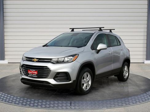 Used 2017 Chevrolet Trax LS AWD/4WD image 3