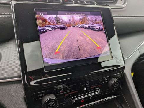 New 2025 Jeep Grand Cherokee Altitude image 20