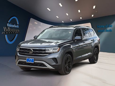 Used 2022 Volkswagen Atlas SE w/ Panoramic Sunroof Package FWD image 6
