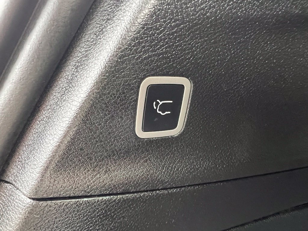 Used 2025 Chrysler Pacifica Select FWD image 22