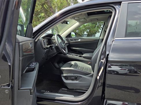 Certified 2024 Volkswagen Atlas SEL AWD/4WD image 15