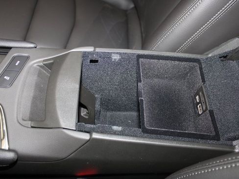 New 2025 Cadillac XT6 Luxury image 19