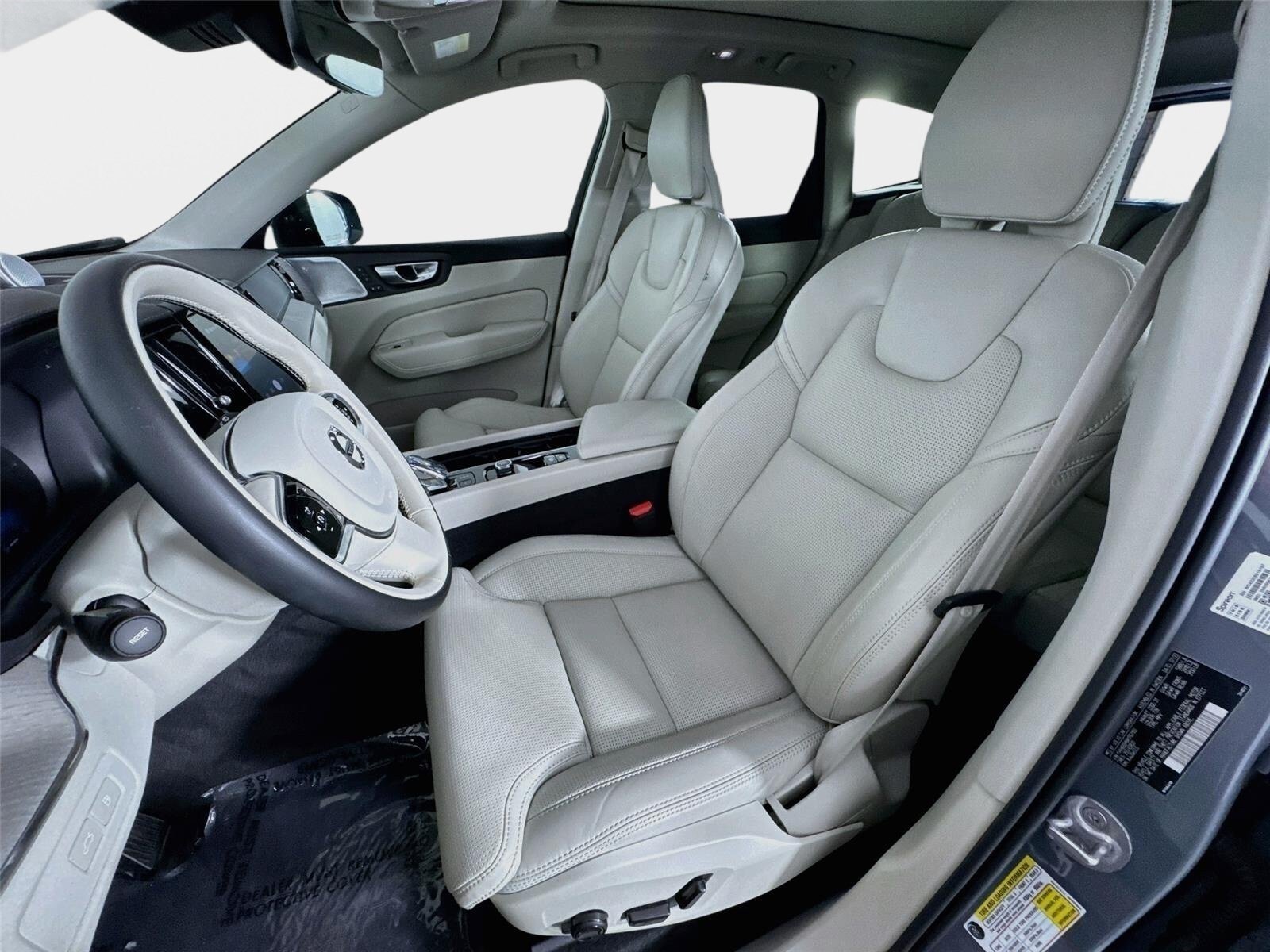 Used 2024 Volvo XC60 T8 Ultimate w/ Protection Package Premier AWD/4WD image 11