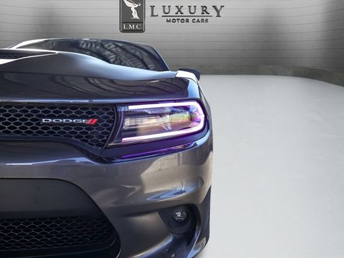 Used 2019 Dodge Charger R/T image 12