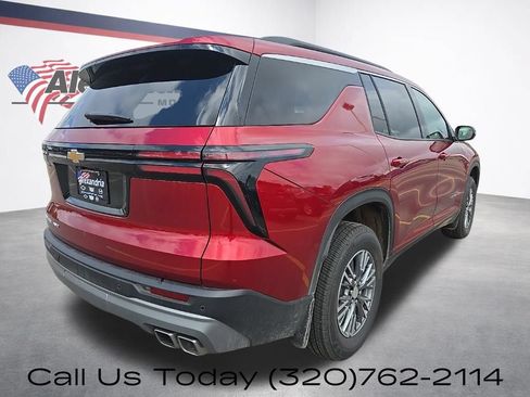 Used 2025 Chevrolet Traverse LT w/ Driver Confidence Package AWD/4WD image 6