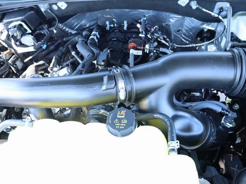 New 2025 Ford Expedition Active image 22