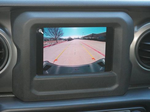 Used 2023 Jeep Gladiator Sport image 13