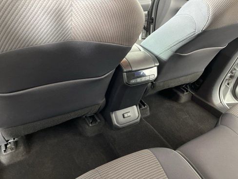 Used 2023 Toyota Highlander L FWD image 42
