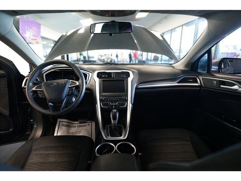 Used 2016 Ford Fusion SE image 14