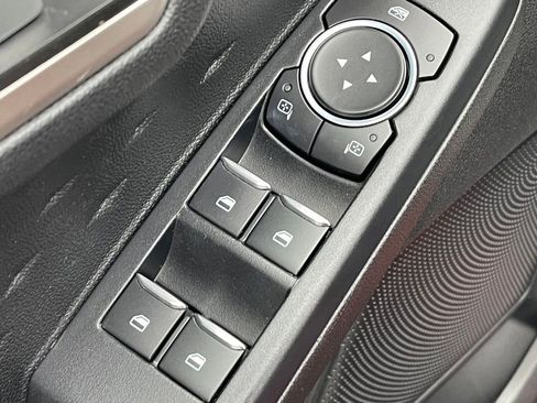 Used 2020 Ford Escape SE image 18