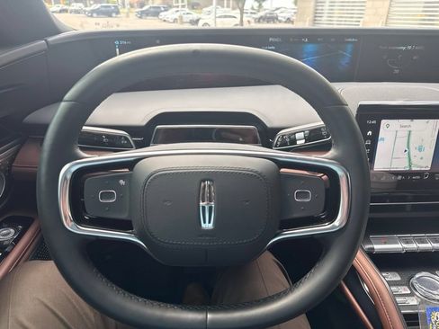 Used 2026 Lincoln Nautilus Reserve AWD/4WD image 8