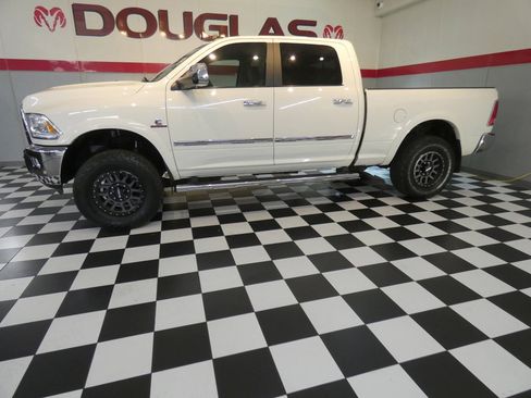 Used 2016 RAM 2500 Laramie AWD/4WD image 1
