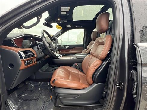 Used 2022 Lincoln Navigator Reserve image 27