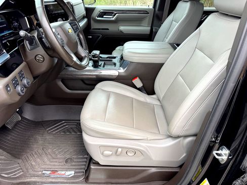 Used 2024 Chevrolet Silverado 1500 LTZ w/ Z71 Off-Road Package image 12