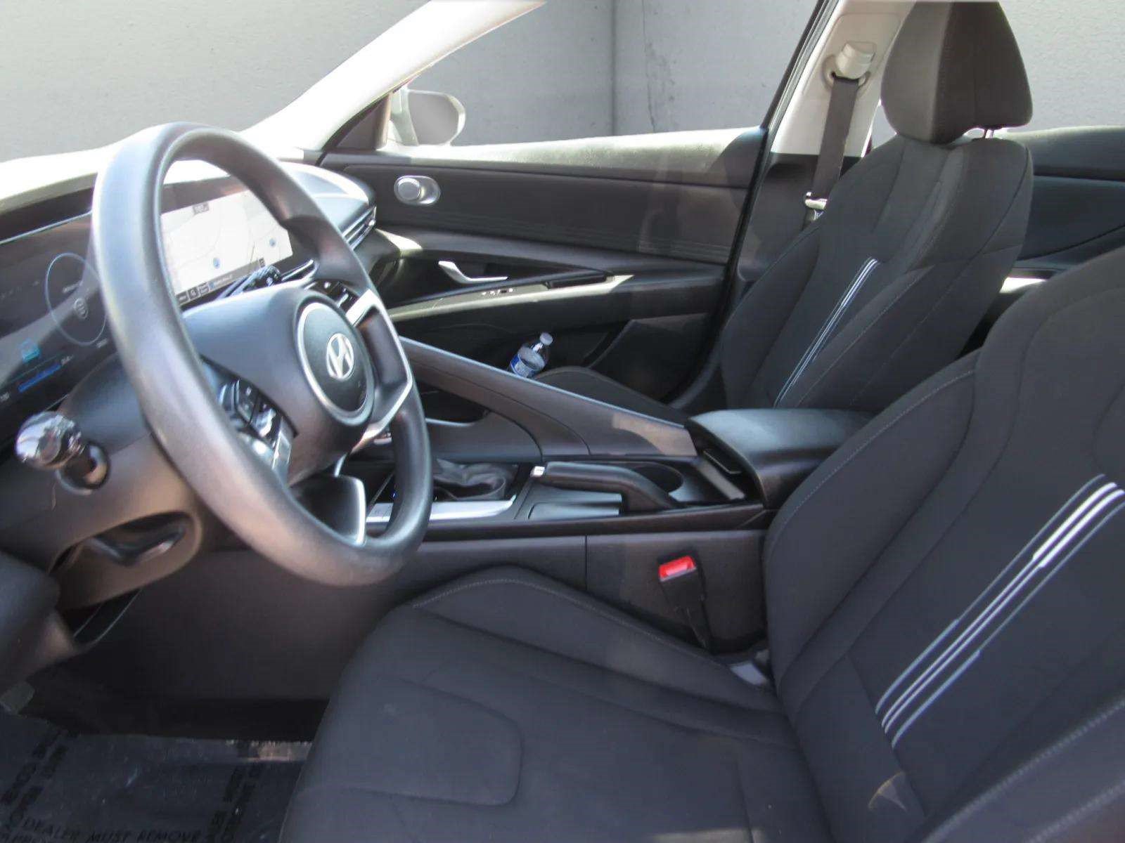 Used 2024 Hyundai Elantra SEL FWD image 13