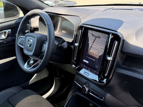 Certified 2023 Volvo C40 P8 Recharge Plus AWD/4WD image 12
