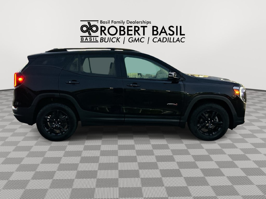 Used 2024 GMC Terrain AT4 AWD/4WD image 9