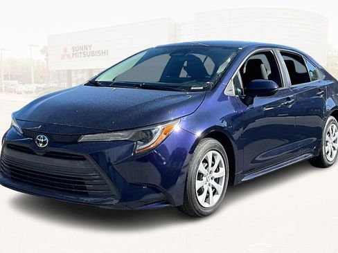 Used 2023 Toyota Corolla LE image 1