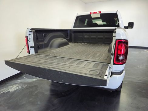 Used 2025 RAM 2500 Big Horn AWD/4WD image 7