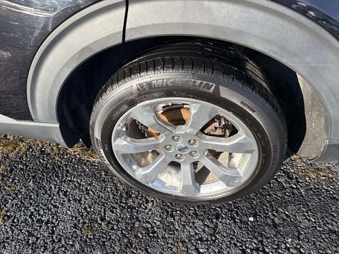 Used 2020 Ford Explorer Platinum image 16