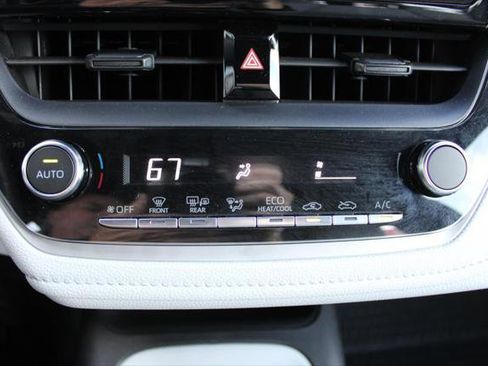 Certified 2023 Toyota Corolla SE image 19